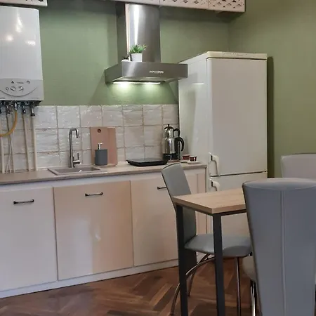 On Yevreis'ka Street Apartment *