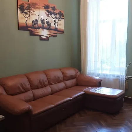 Apartment On Yevreis'ka Street *