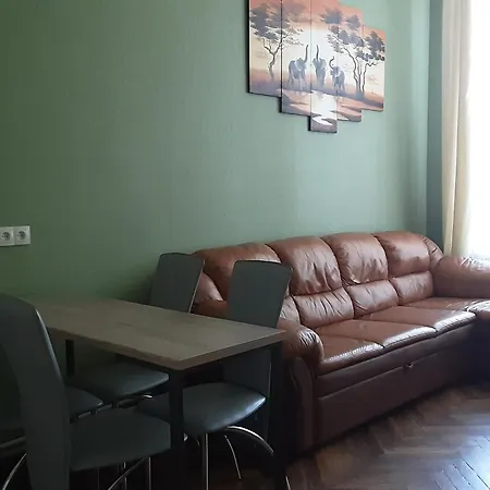 Apartment On Yevreis'ka Street *